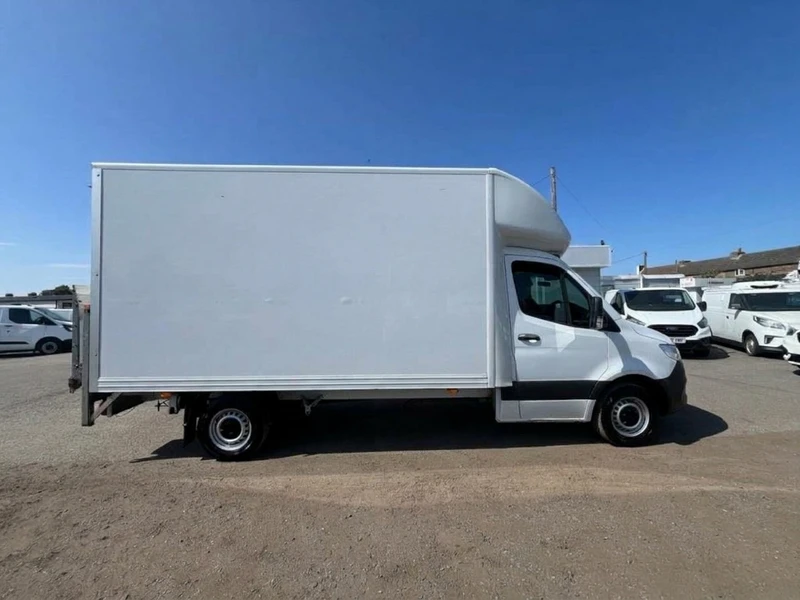 2023 Mercedes-Benz Sprinter Luton Box Van