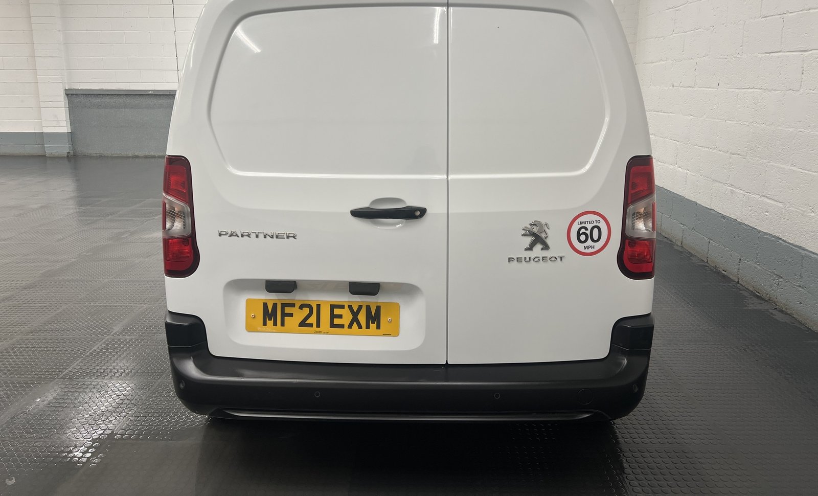 2021 Peugeot Partner Panel Van — photo 1 of 22