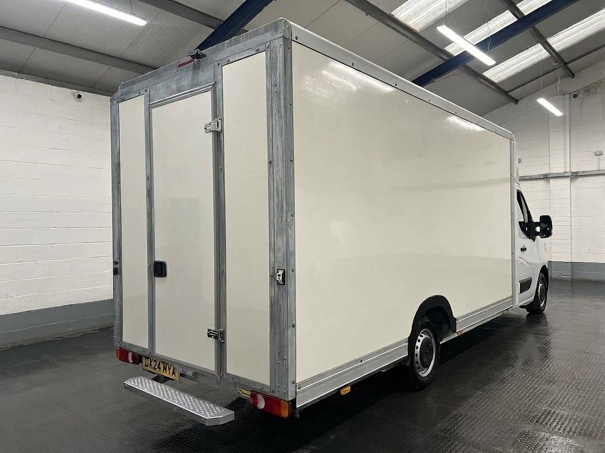 2024 Renault Master Luton Low Loader Van — rear three-quarter view