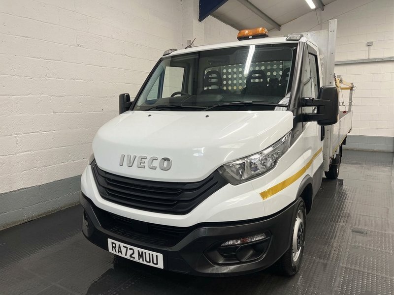 2023 Iveco Daily Dropside Van — front three-quarter view