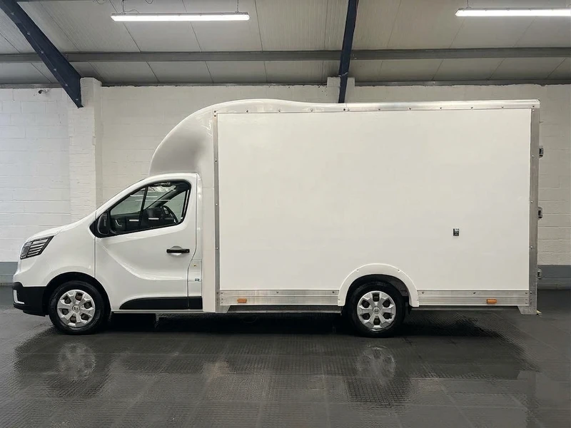2022 Renault Trafic Luton Low Loader Van