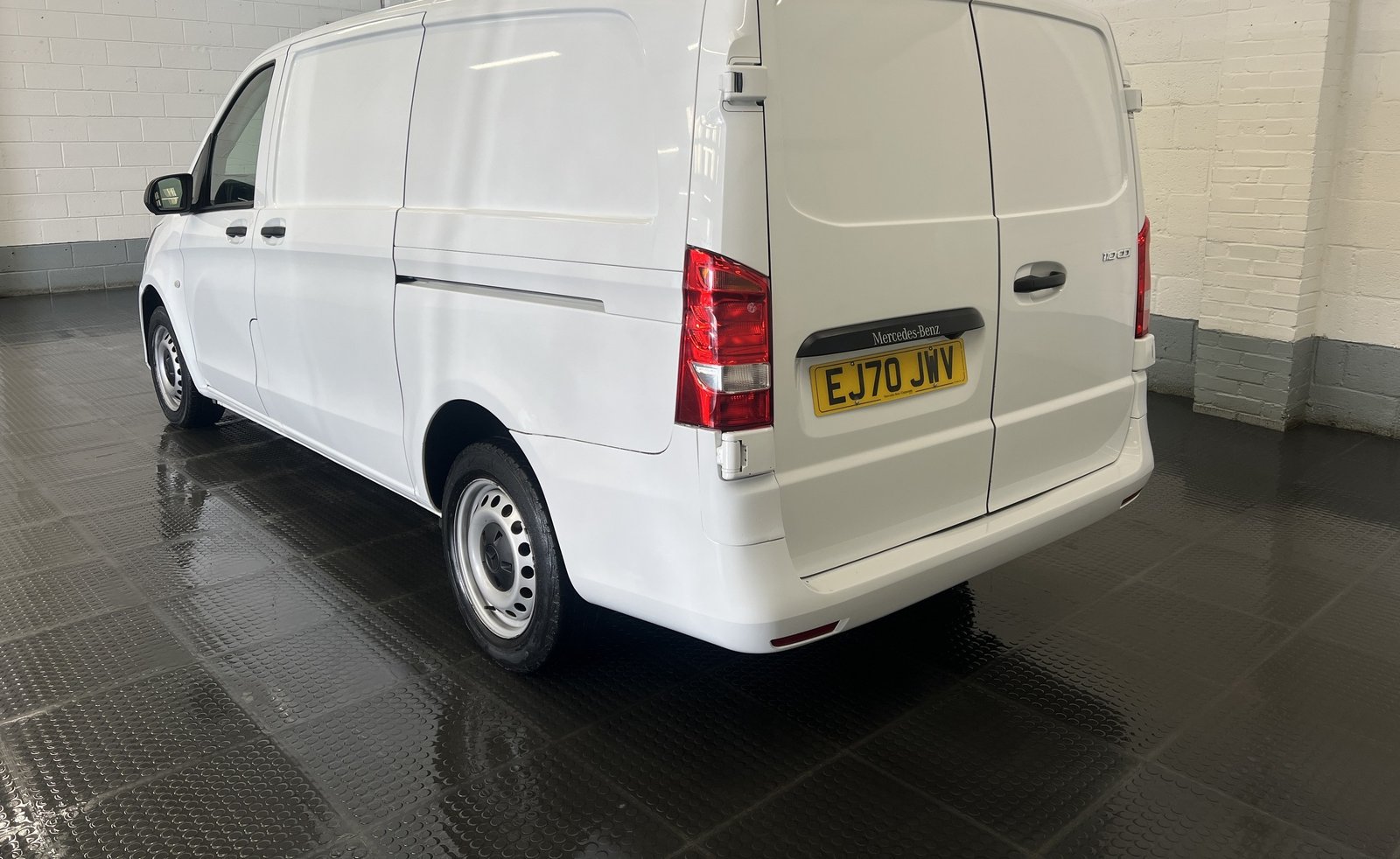 2020 Mercedes-Benz Vito Panel Van — photo 1 of 19