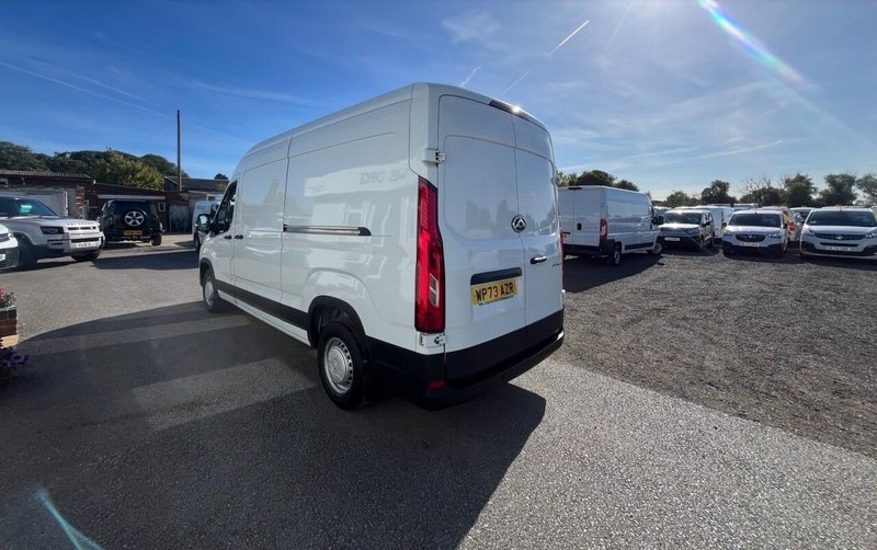 2023 Maxus Deliver 9 High Roof Panel Van — photo 2 of 12