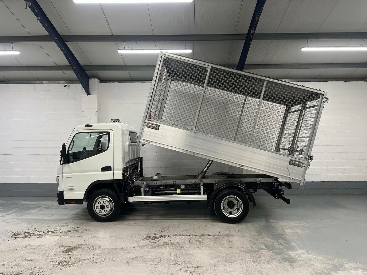 2023 Fuso Canter Tipper Van — photo 1 of 47