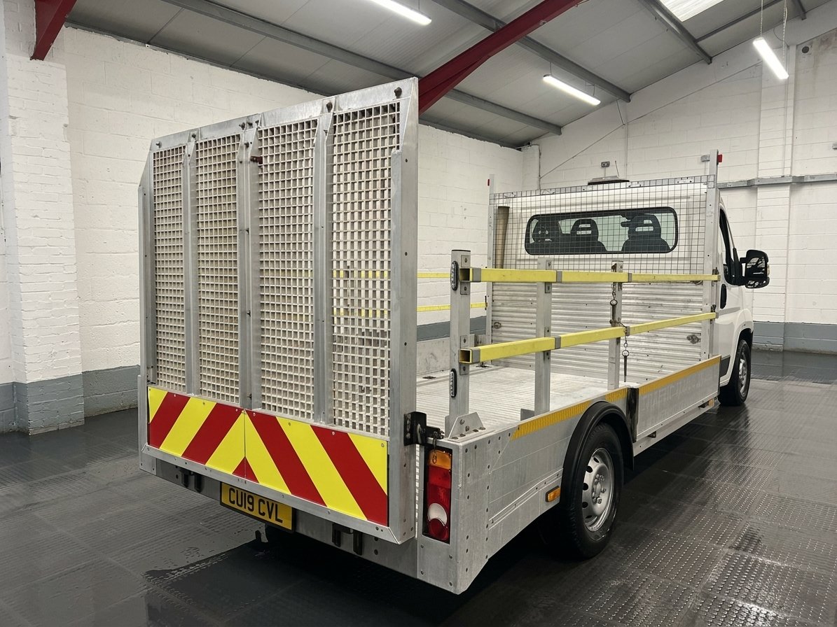 2019 Peugeot Boxer Transporter Van — photo 1 of 1