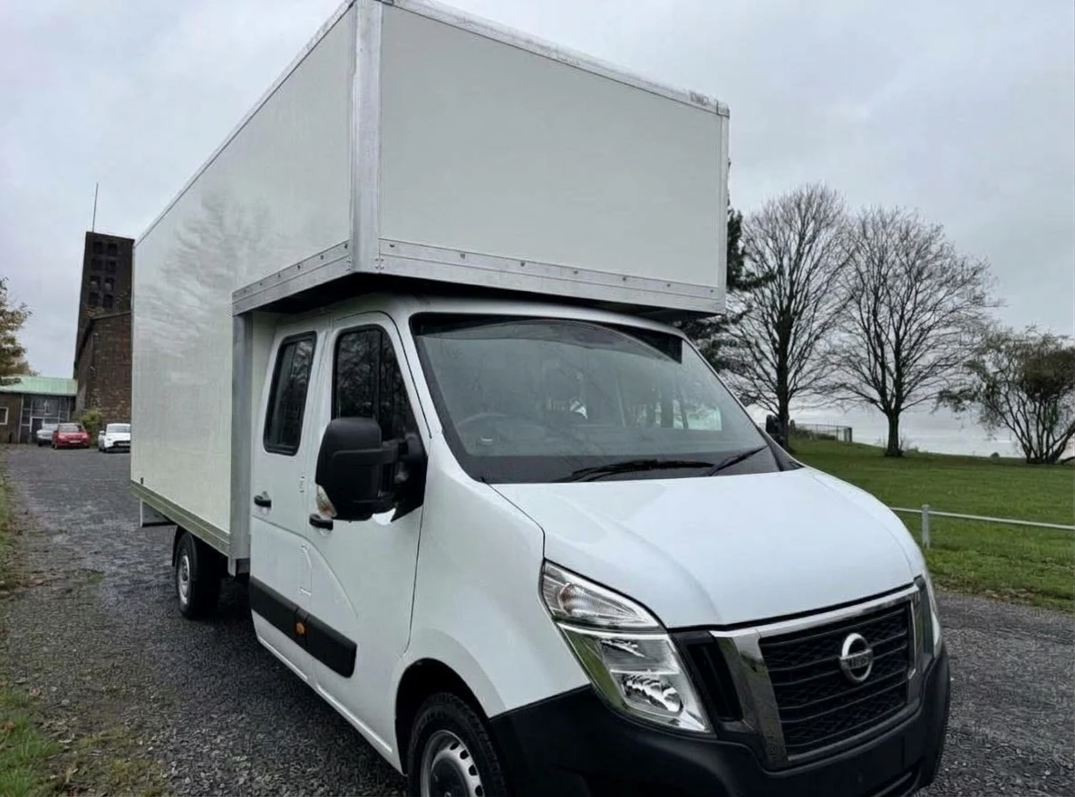 2021 Nissan Nv400 Luton Box Van — front three-quarter view
