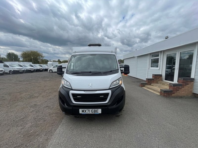 2022 Peugeot Boxer Dropside Van — front view