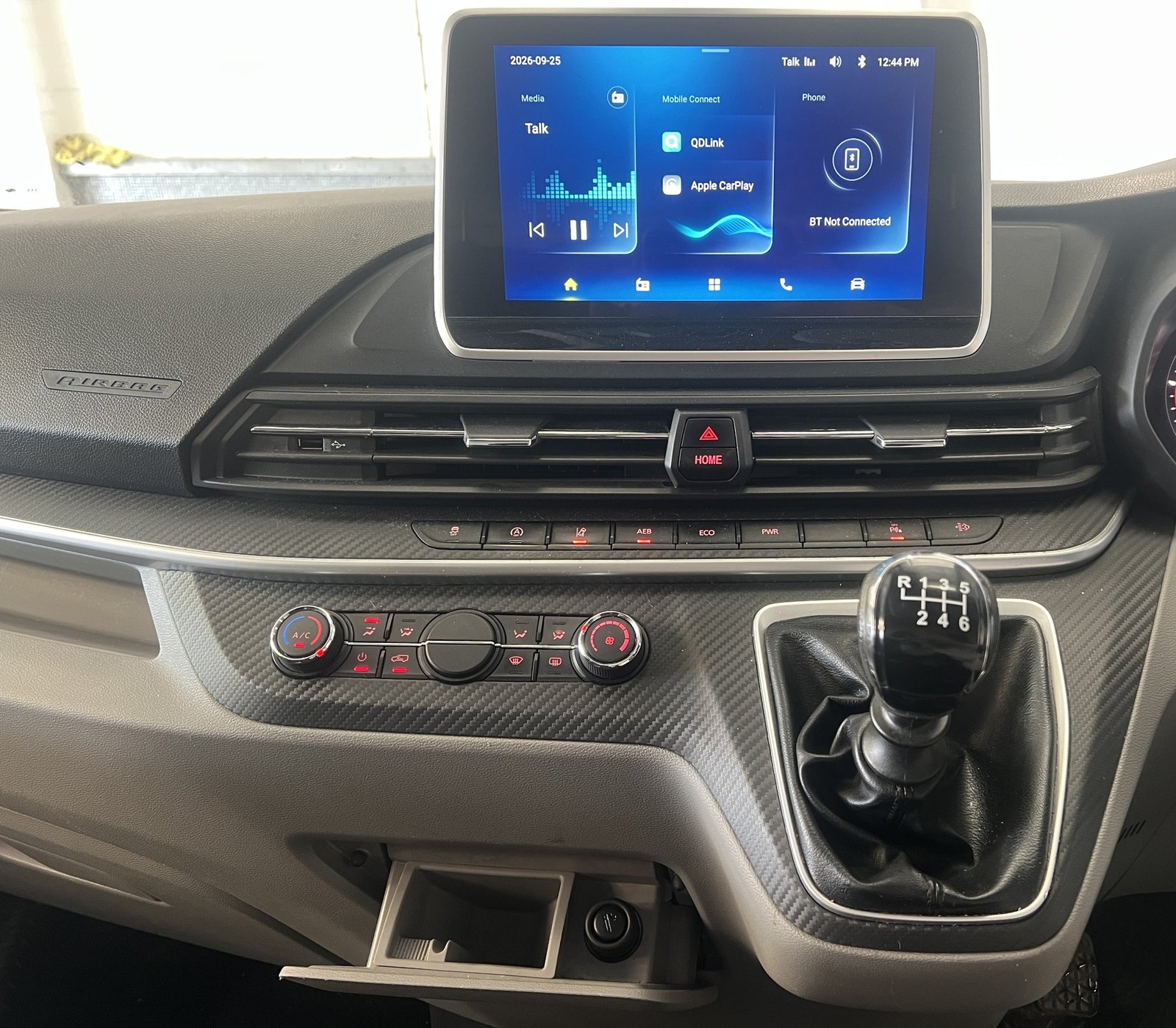 2025 Maxus Deliver 9 High Roof Panel Van — photo 2 of 2