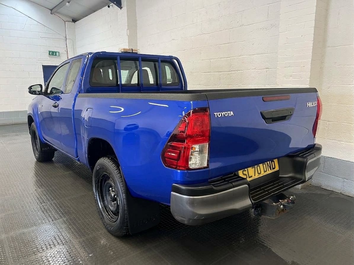 2020 Toyota Hilux Double Cab PickUp Van — rear three-quarter view