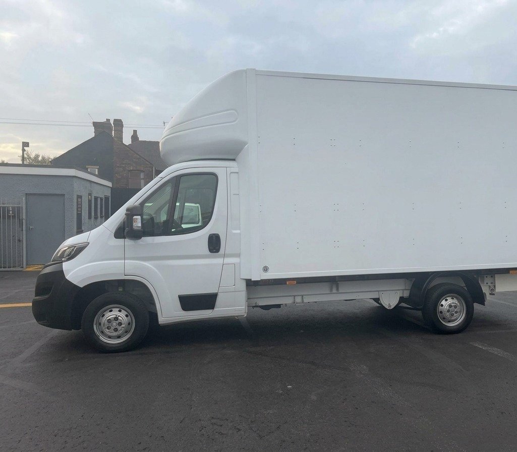 2021 Mercedes-Benz Sprinter Luton Low Loader Van — photo 1 of 1