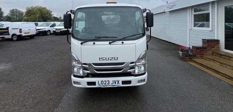 2023 Isuzu Grafter Tipper Van — front view