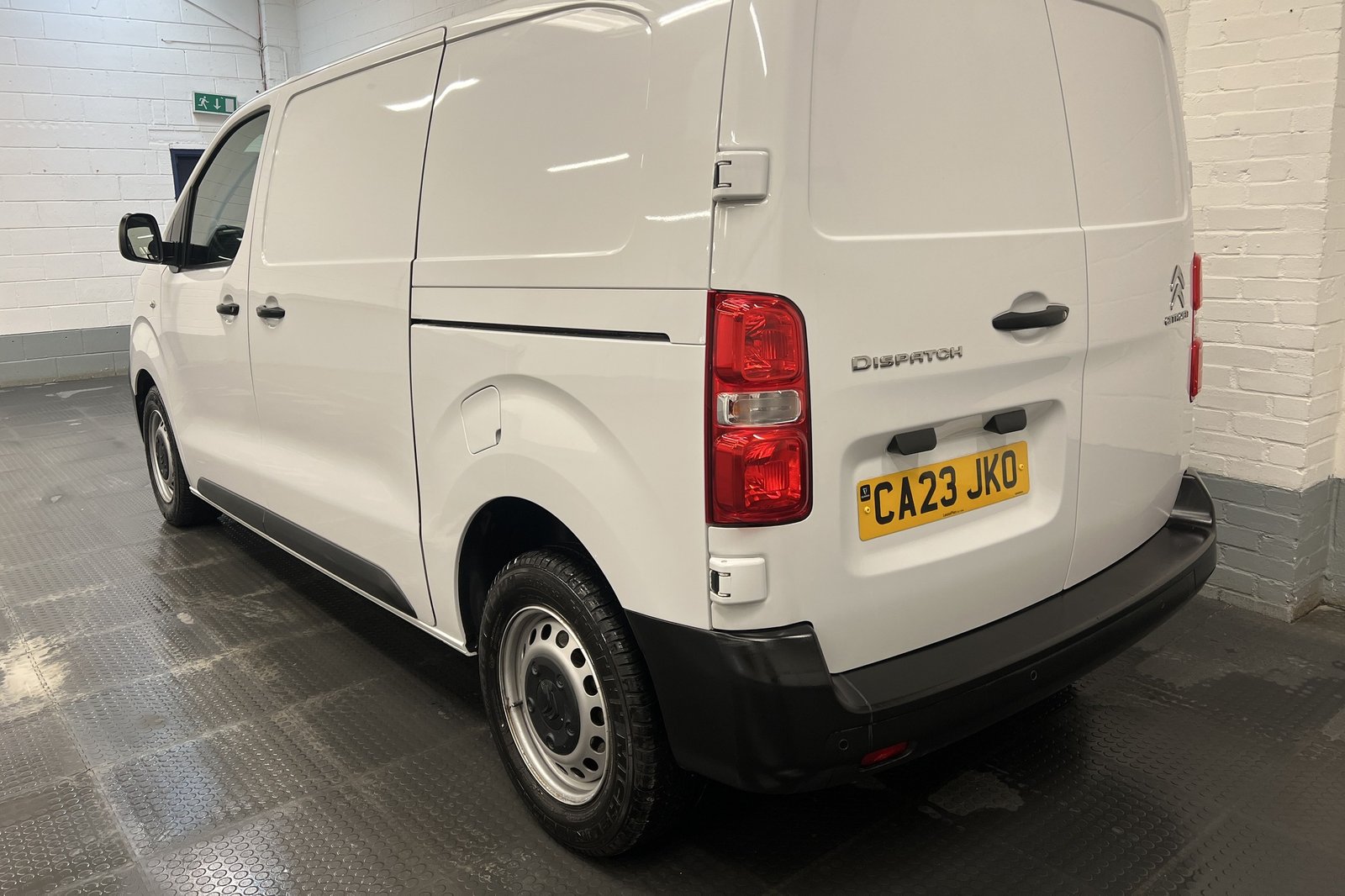 2023 Citroen Dispatch Panel Van — photo 1 of 10