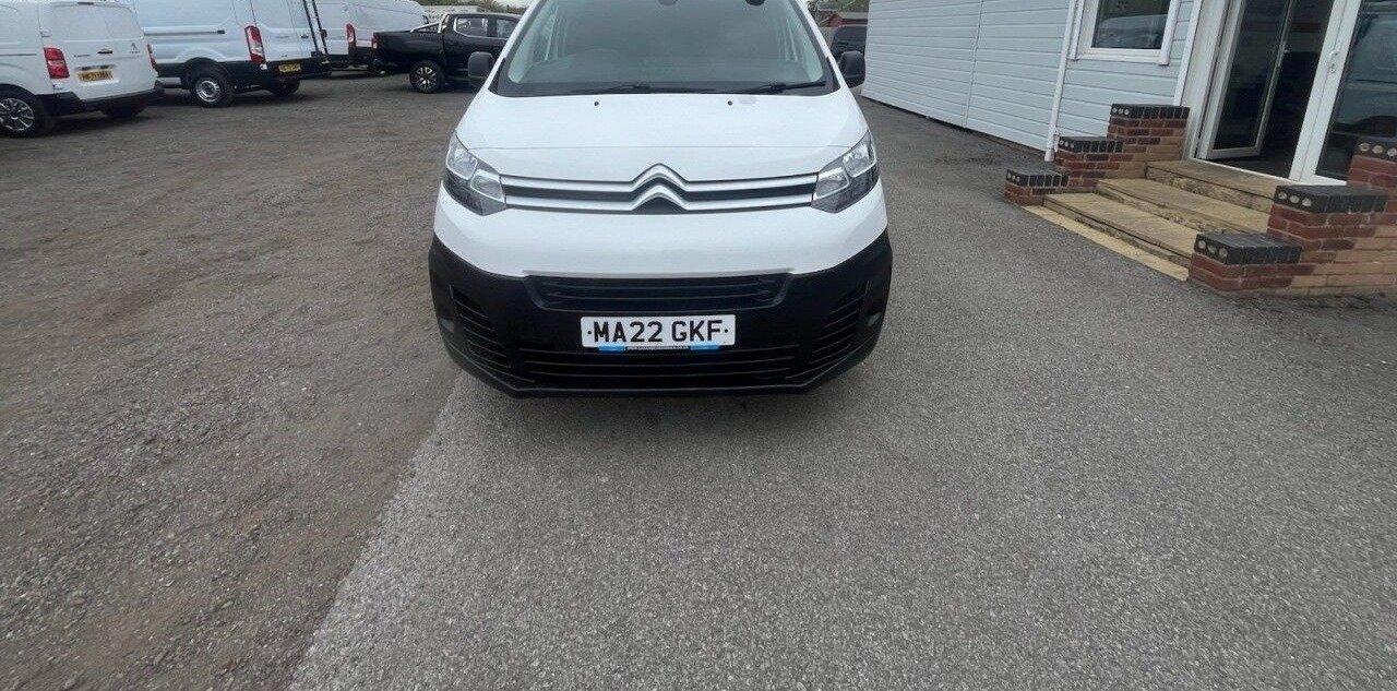 2022 Citroen Dispatch Panel Van — photo 2 of 10