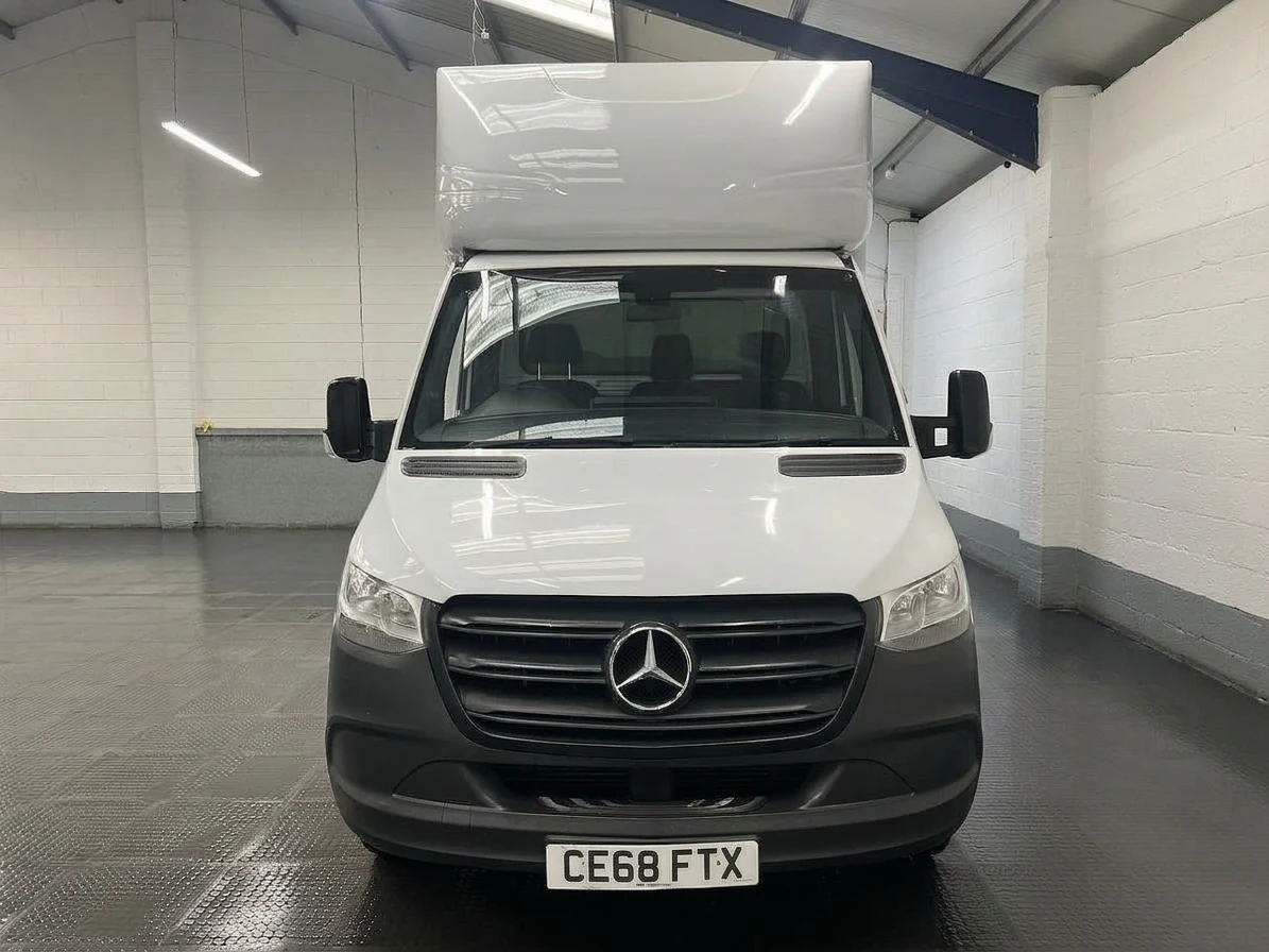 2018 Mercedes-Benz Sprinter Luton Box Van — front view