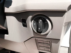 2023 Volkswagen Crafter CurtainSider Van — detail