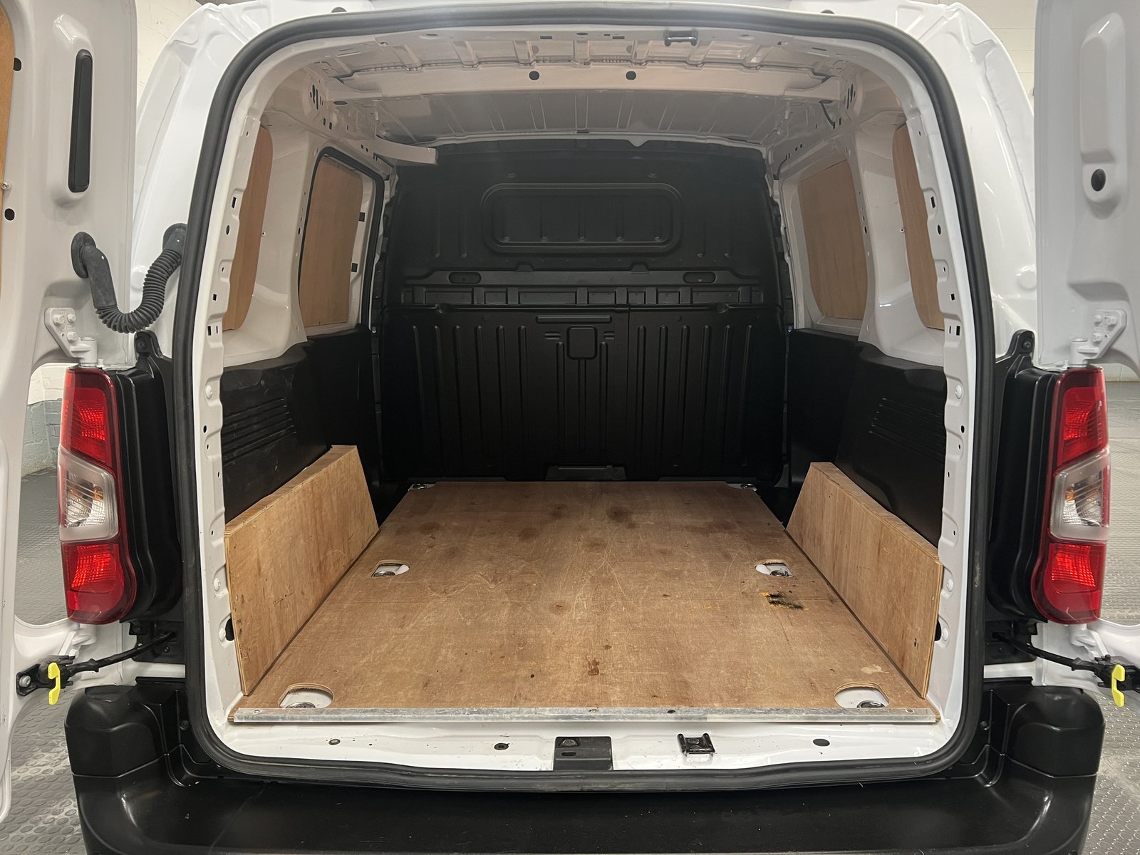 2023 Citroen Berlingo Panel Van — photo 20 of 20