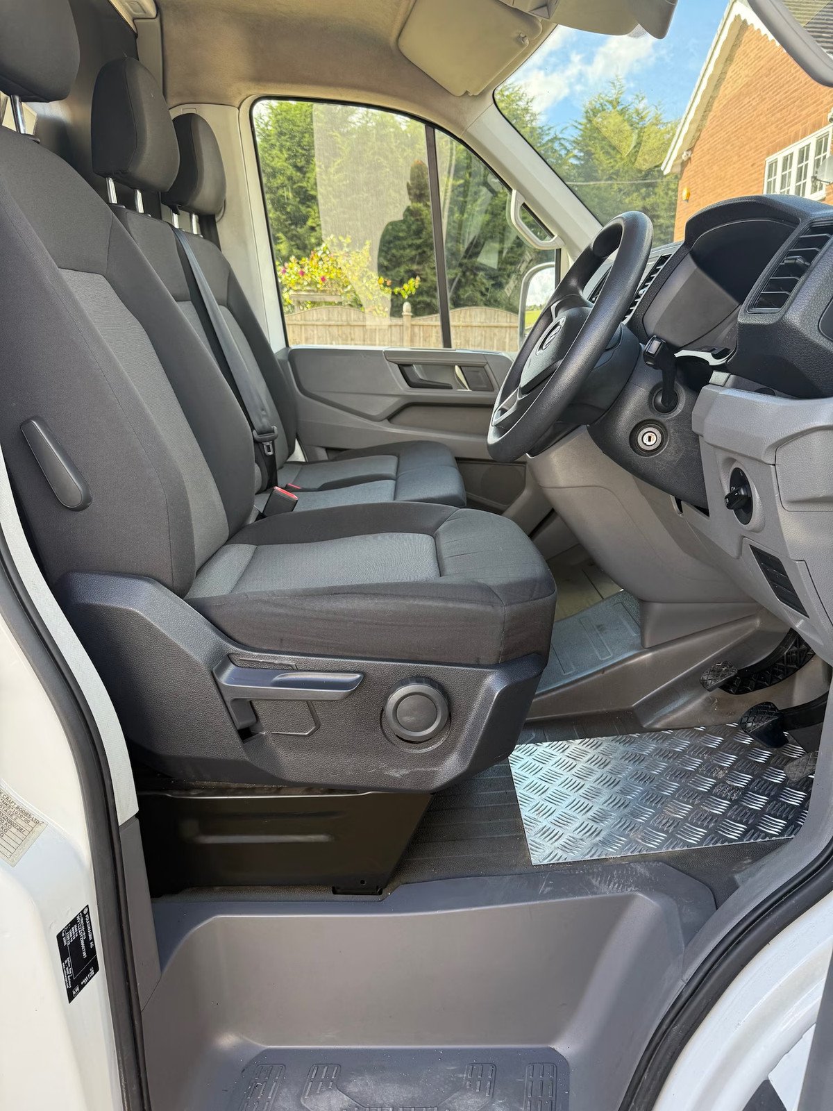 2021 Volkswagen Crafter Luton Low Loader Van — photo 6 of 6