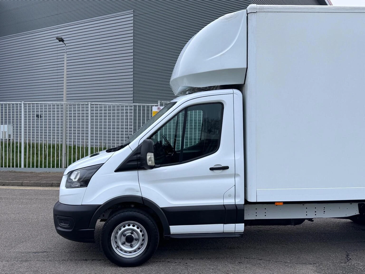 2023 Ford Transit Luton Box Van — photo 1 of 100