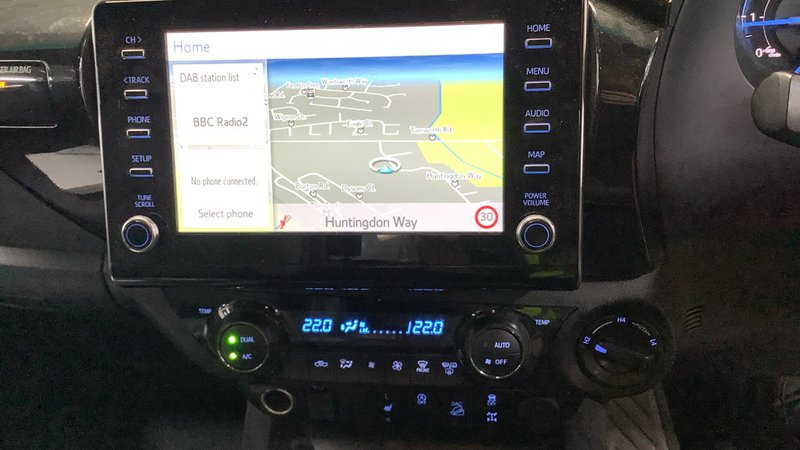 2023 Toyota Hilux Double Cab PickUp Van — photo 2 of 4