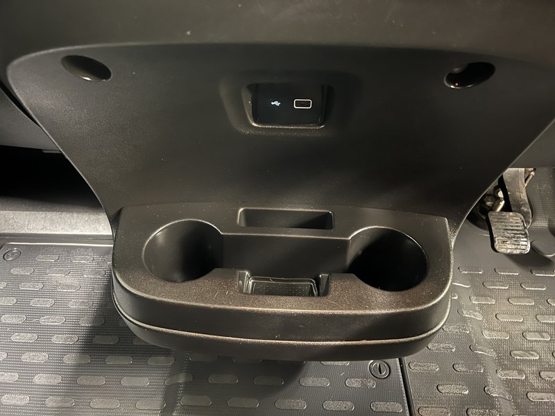 2025 Toyota Proace Max High Roof Panel Van — photo 3 of 11