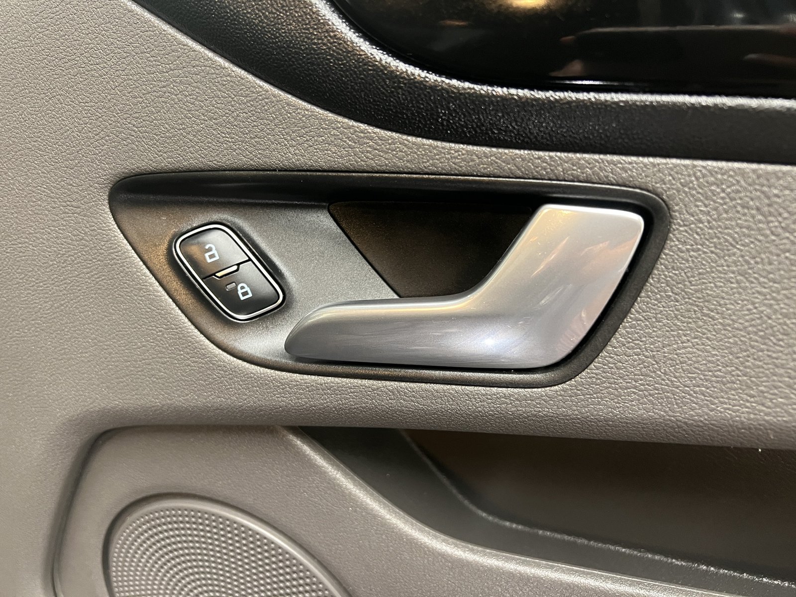 2022 Ford Transit Custom Panel Van — photo 2 of 28