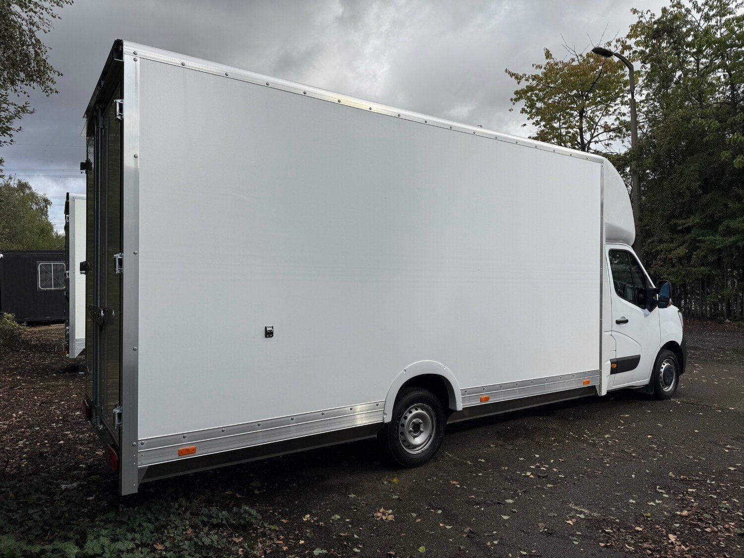 2023 Renault Master Luton Low Loader Van — photo 1 of 6