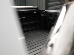 2024 Volkswagen Amarok PickUp Van — cab interior