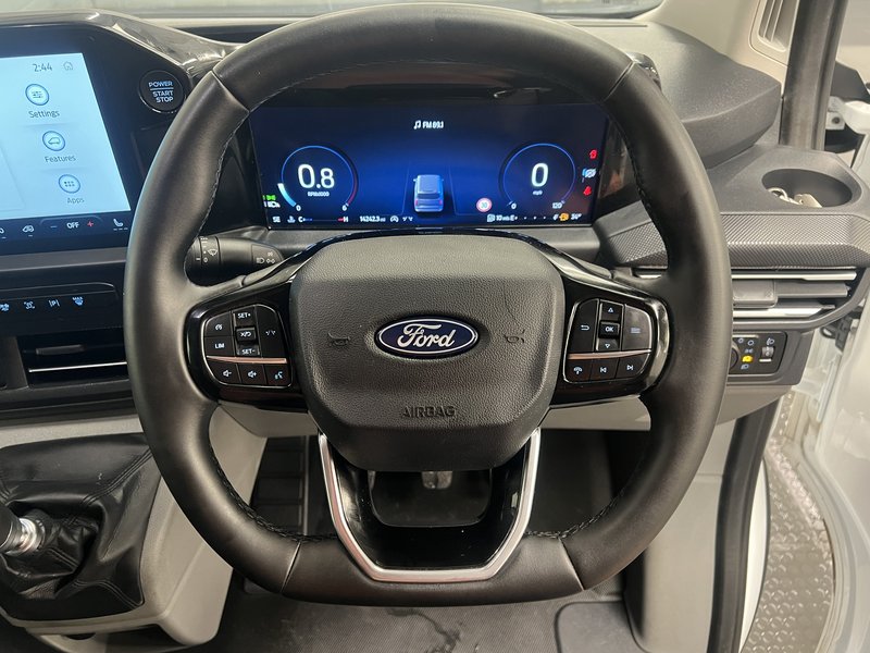 2025 Ford Transit Custom Panel Van — photo 3 of 8