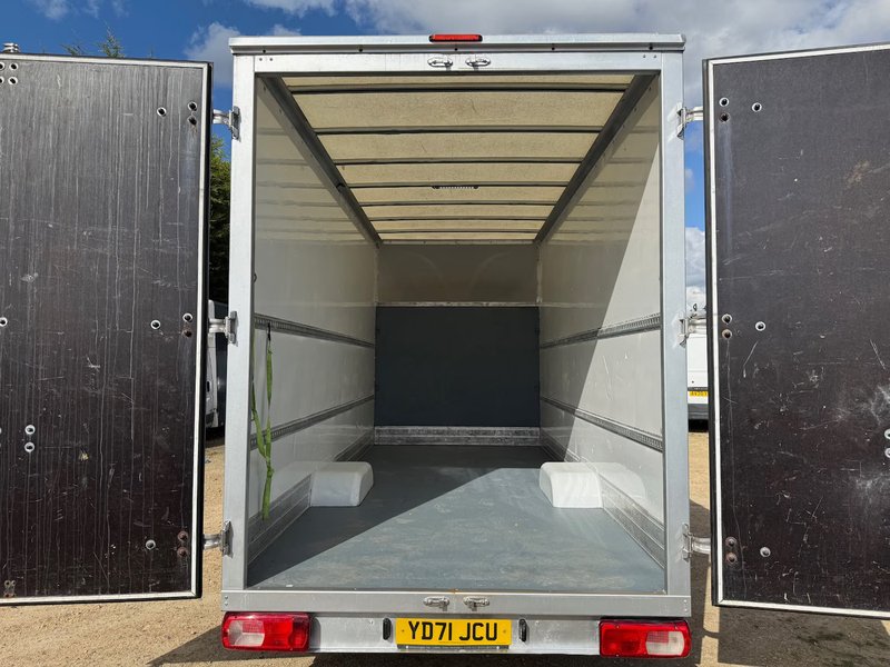 2021 Volkswagen Crafter Luton Low Loader Van — photo 3 of 6