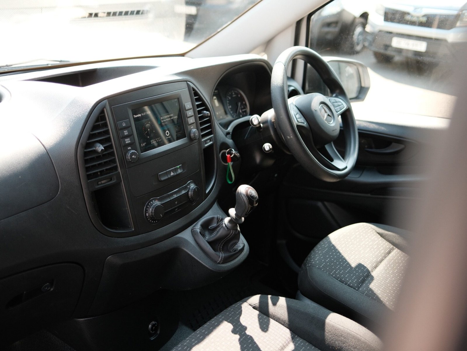 2021 Mercedes-Benz Vito Panel Van — photo 2 of 2