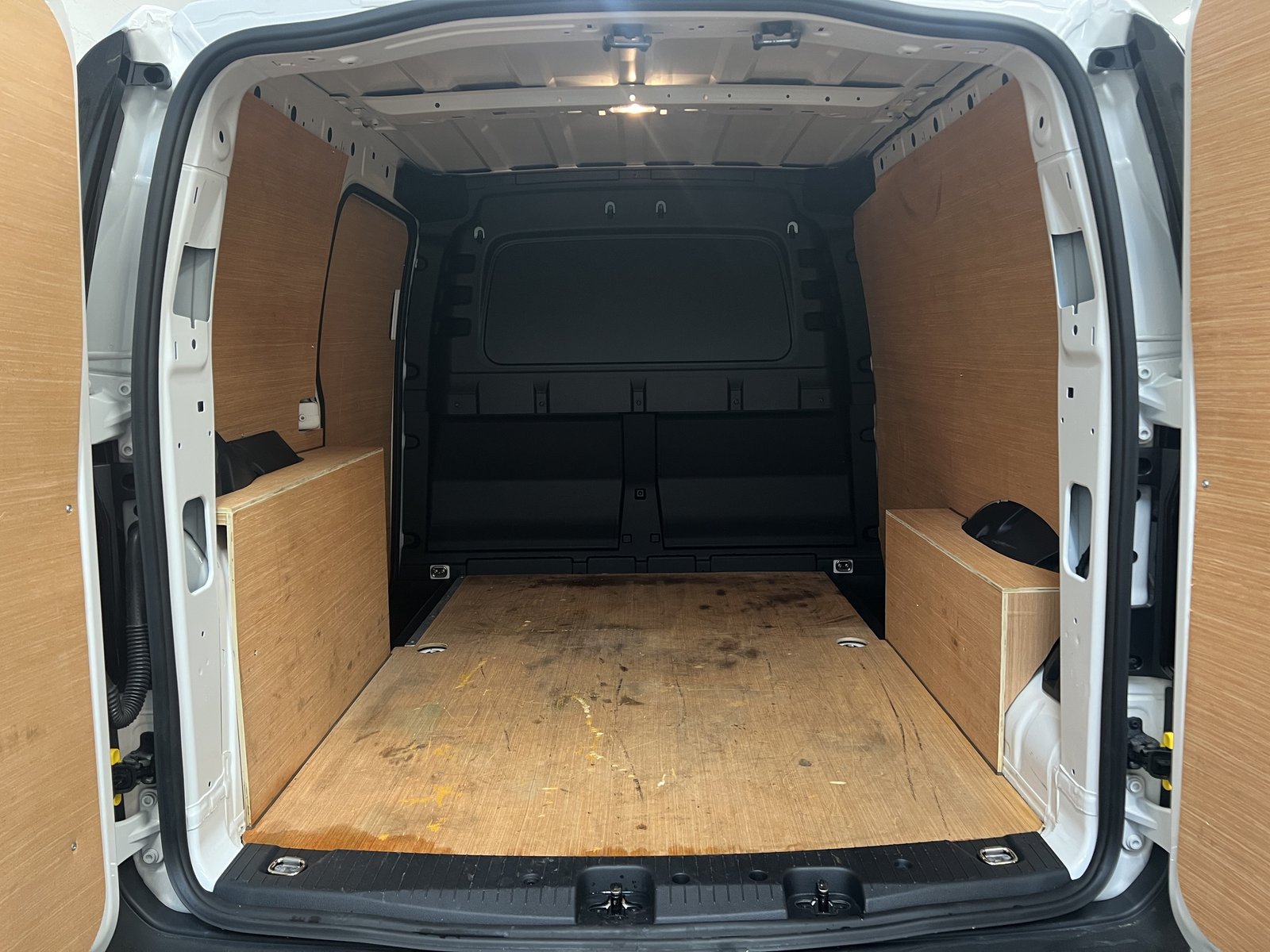 2021 Volkswagen Caddy Panel Van — photo 20 of 20