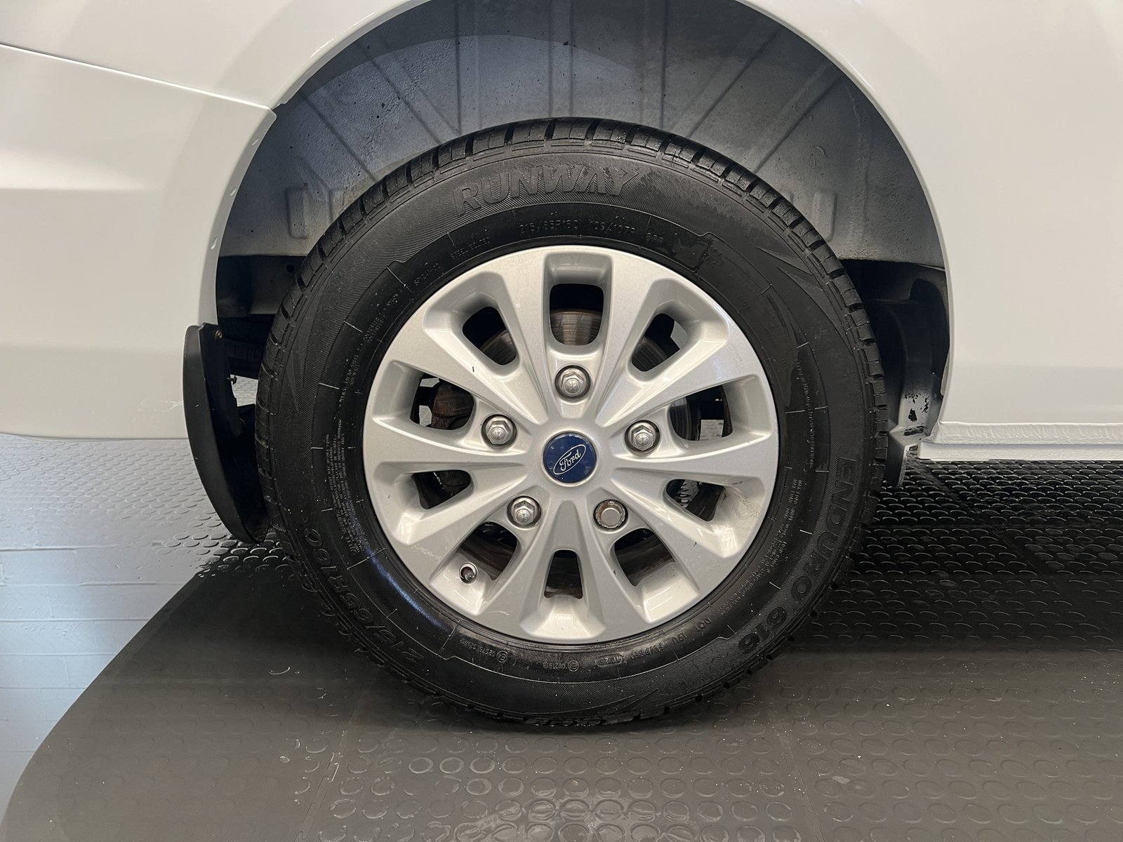2022 Ford Transit Custom Panel Van — photo 33 of 33