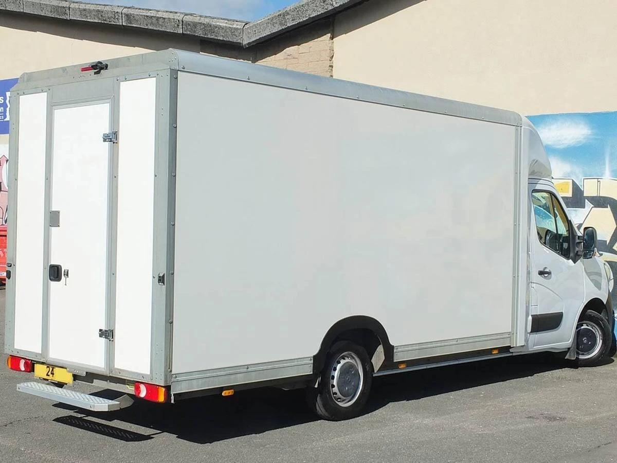2024 Renault Master Luton Low Loader Van — rear three-quarter view