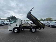 2023 Isuzu Grafter Tipper Van — side view