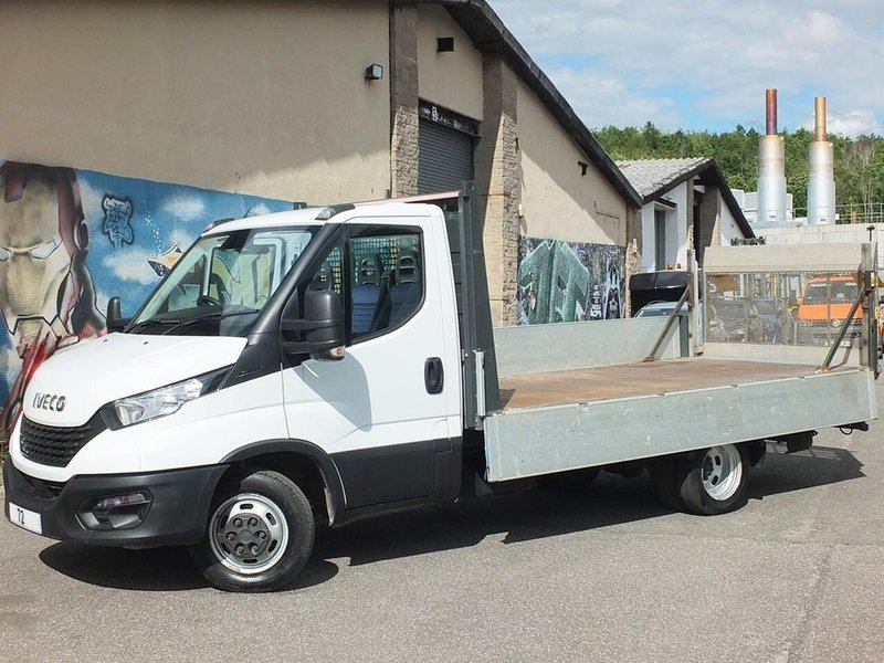 2022 Iveco Daily Dropside Van — front three-quarter view