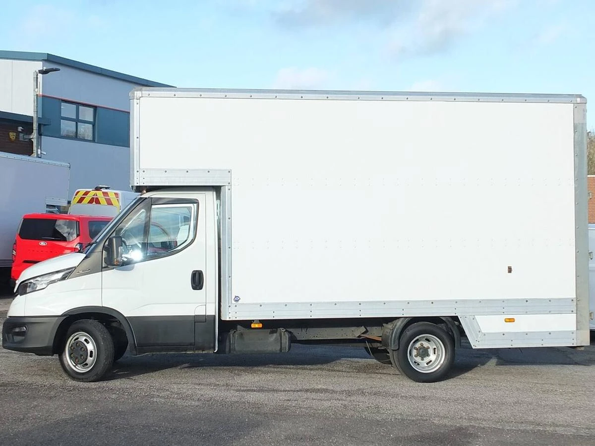 2021 Iveco Daily Luton Box Van — side view
