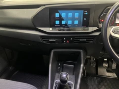 2022 Volkswagen Caddy Panel Van — cab interior