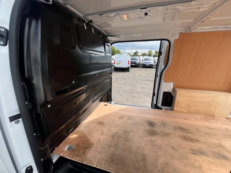 2023 Vauxhall Vivaro Panel Van — photo 3 of 10