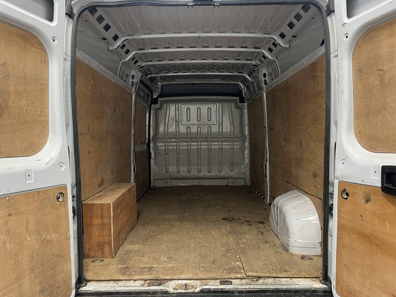 2023 Peugeot Boxer High Roof Panel Van — photo 2 of 4