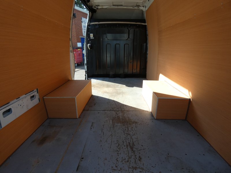 2010 Iveco Daily Panel Van — photo 3 of 12
