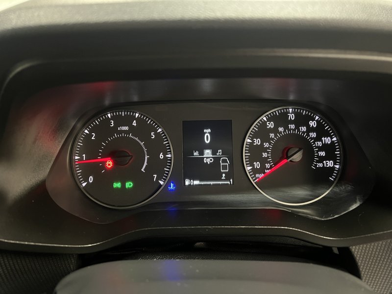 2023 Renault Trafic Panel Van — photo 2 of 16