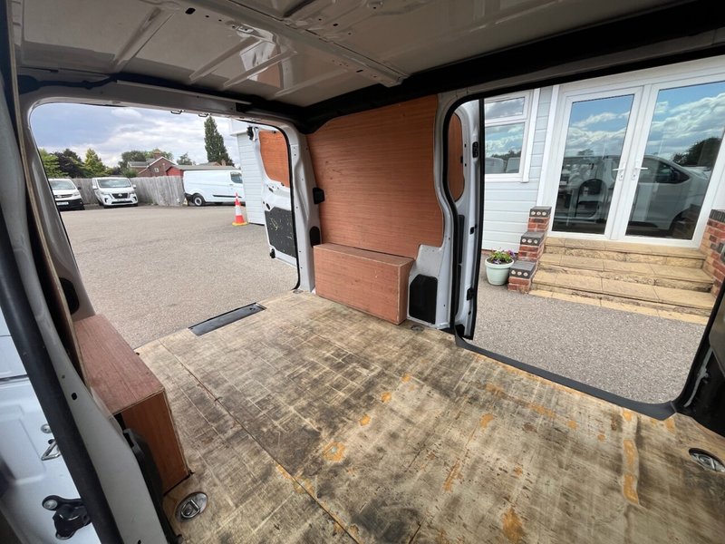 2022 Peugeot Expert Panel Van — photo 2 of 16