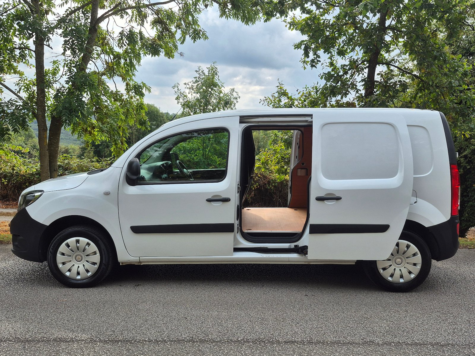 2021 Mercedes-Benz Citan Panel Van — photo 1 of 9