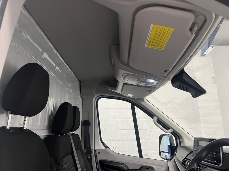 2023 Maxus Deliver 9 High Roof Panel Van — photo 3 of 20