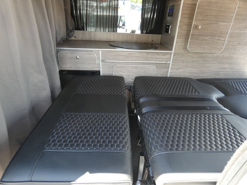 2016 Renault Trafic Panel Van — photo 3 of 20