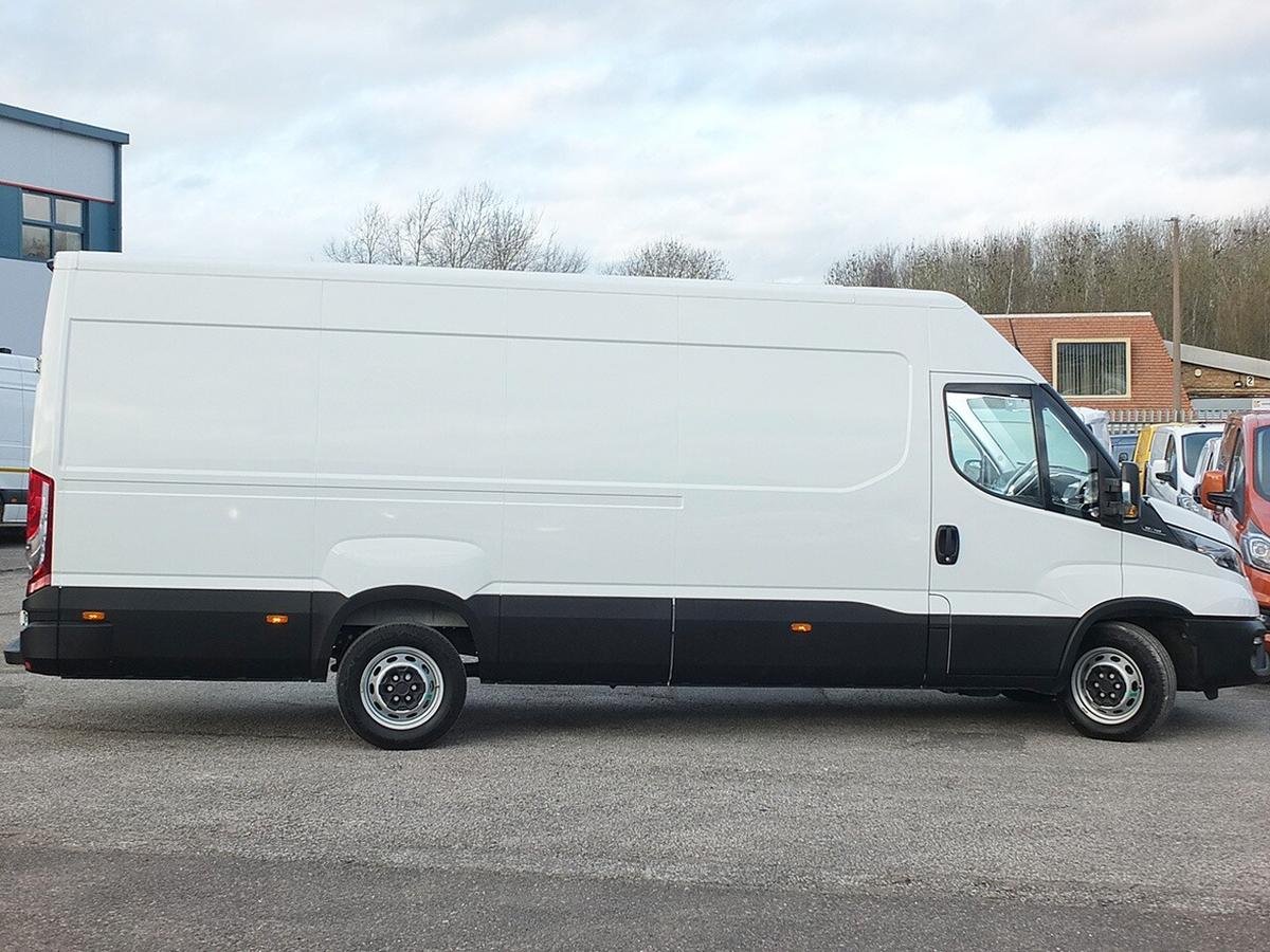 2024 Iveco Daily Panel Van — photo 10 of 10