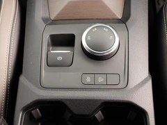 2024 Volkswagen Amarok PickUp Van — cab interior