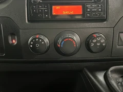 2018 Nissan Nv400 Luton Low Loader Van — cab interior