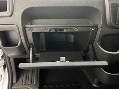 2018 Nissan Nv400 Luton Low Loader Van — cab interior