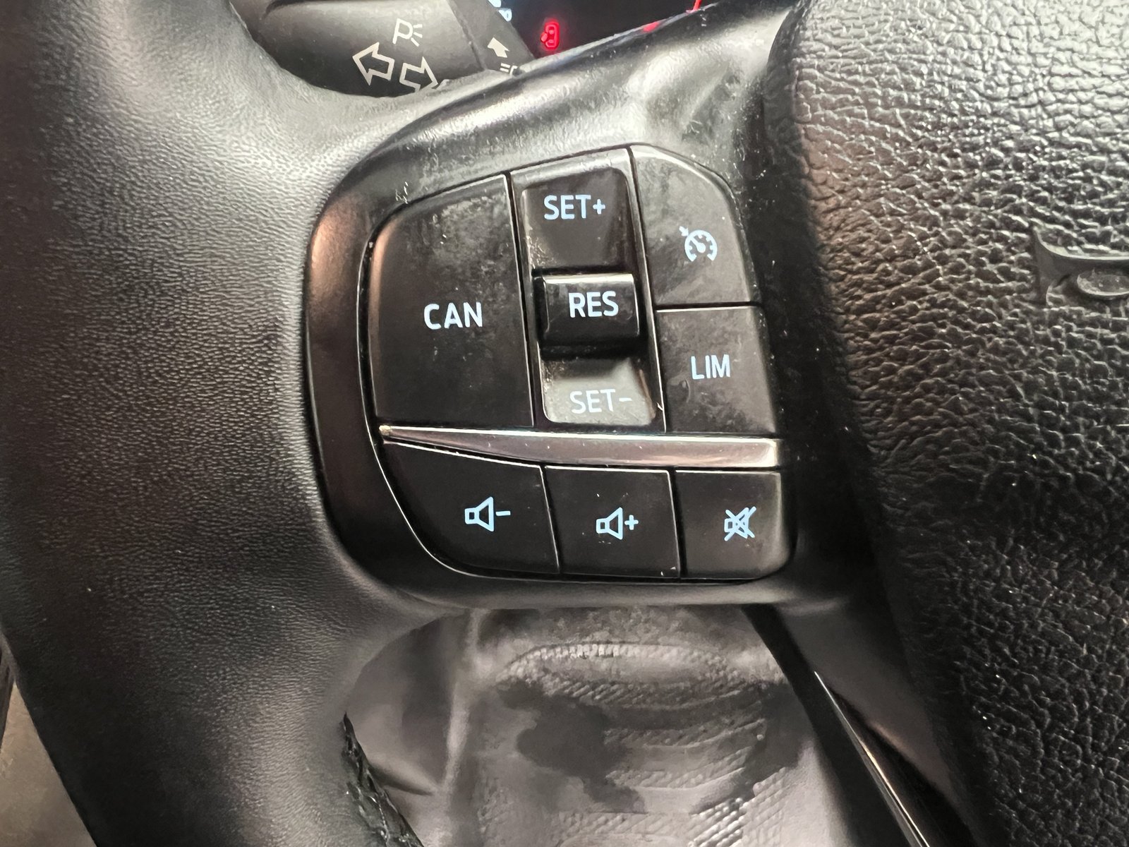 2022 Ford Transit Custom Panel Van — photo 2 of 20